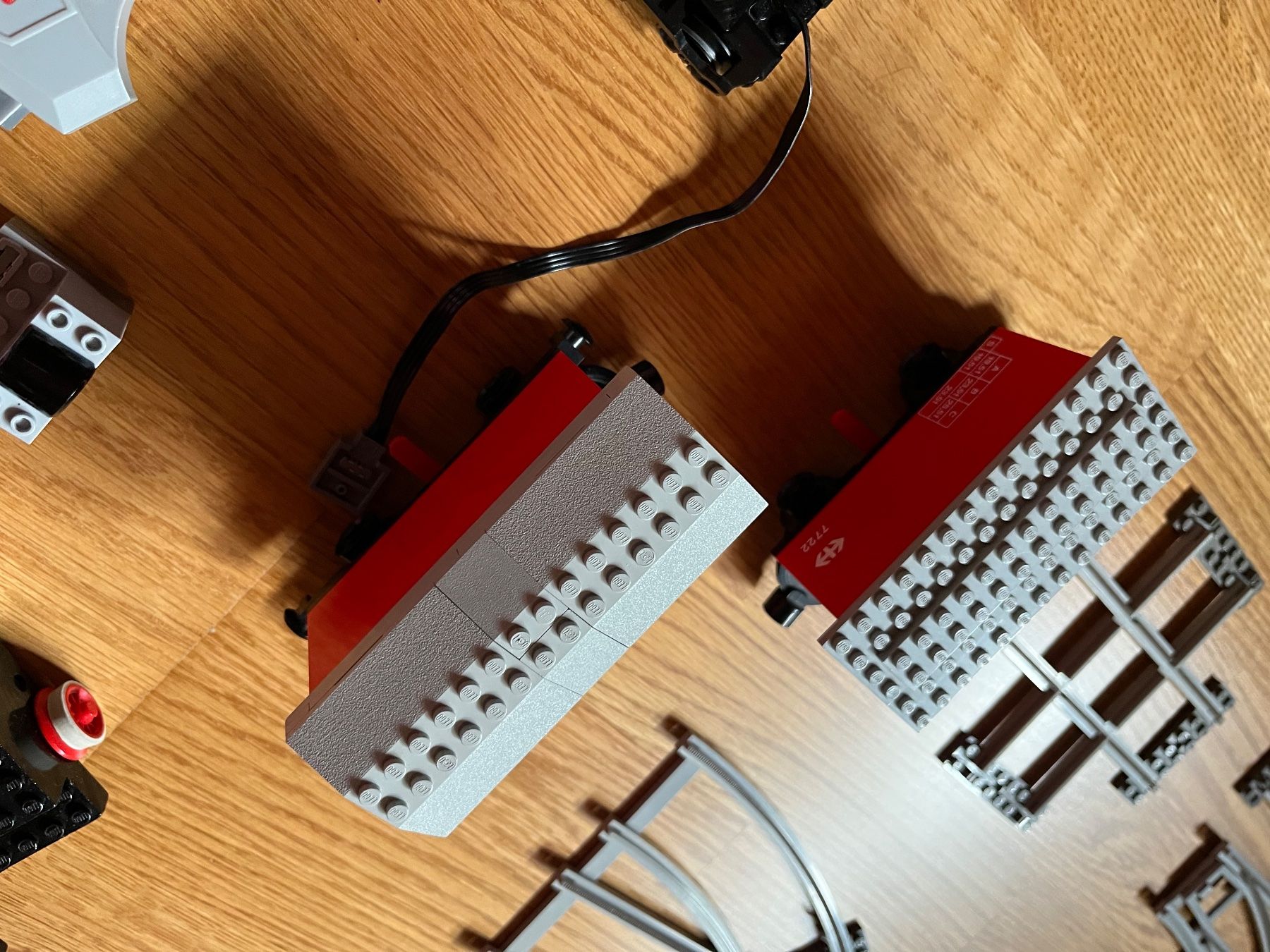 Lego Baukästen: Lot rail de train Lego, voies, télécommande, wagons – Gebraucht aus ARCONCIEL von Ndoudou 1