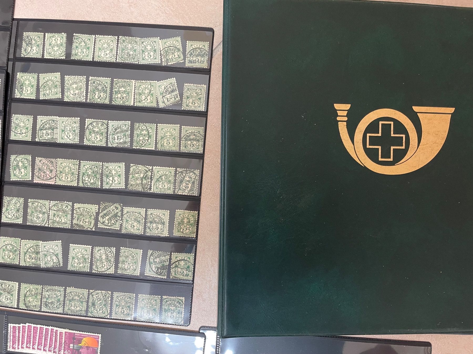 Tous les timbres: 1,5 kg, classeur plein – D'occasion à Sonceboz-Sombeval par Comment2 1