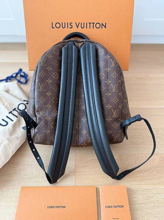 Sacs à dos: Louis Vuitton Palm Springs MM Rucksack – D'occasion à St. Gallen par Sabrinaaa 2