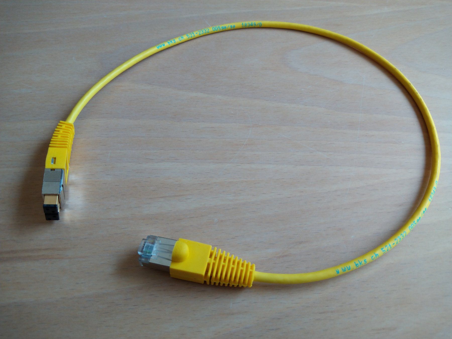 BKS Cavi: BKS Homenet Ethernet Patchkabel 50 cm lang, gelb – Usato da Winznau venduto da Cassjopaya