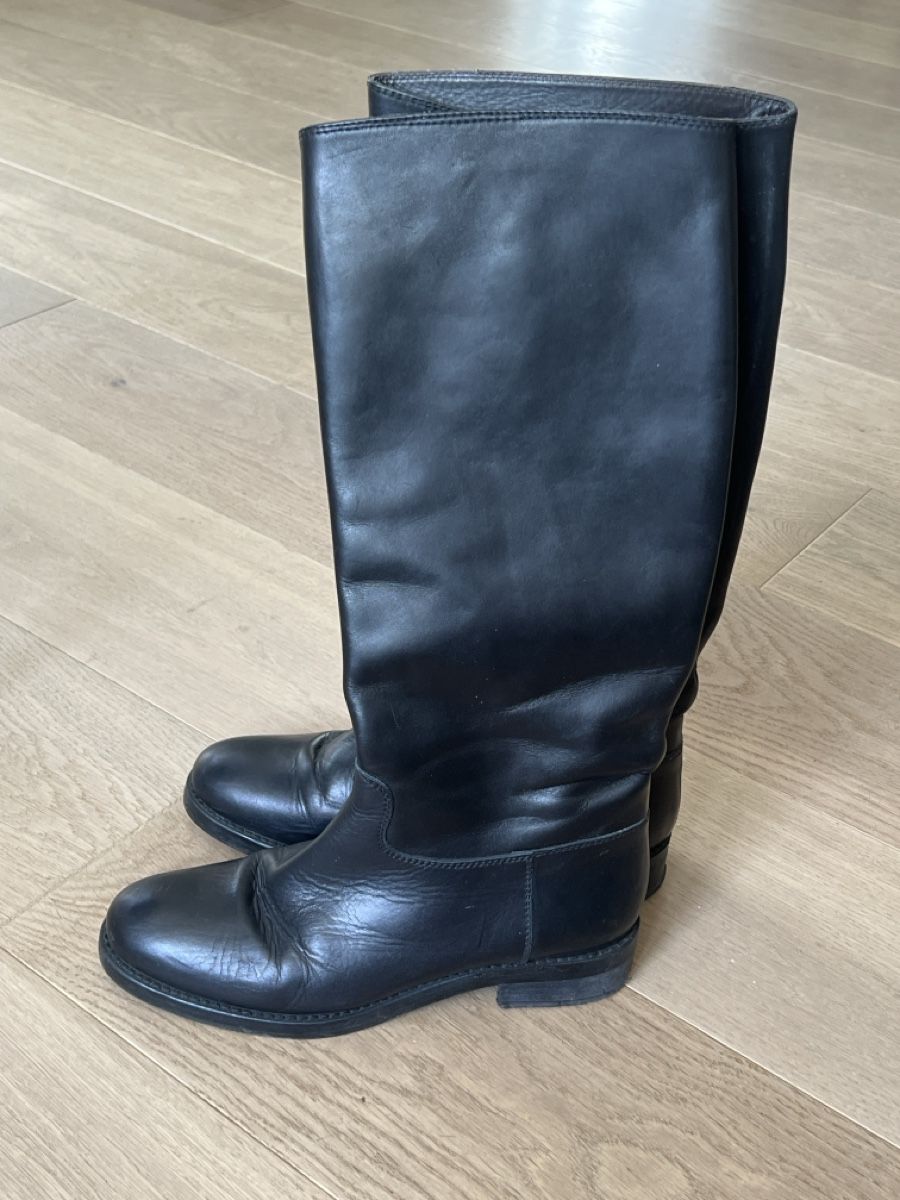 Navyboot Chaussures femmes: Schwarze NAVYBOOT Lederstiefel, Gr. 38 – D'occasion à Schaffhausen par Halu279
