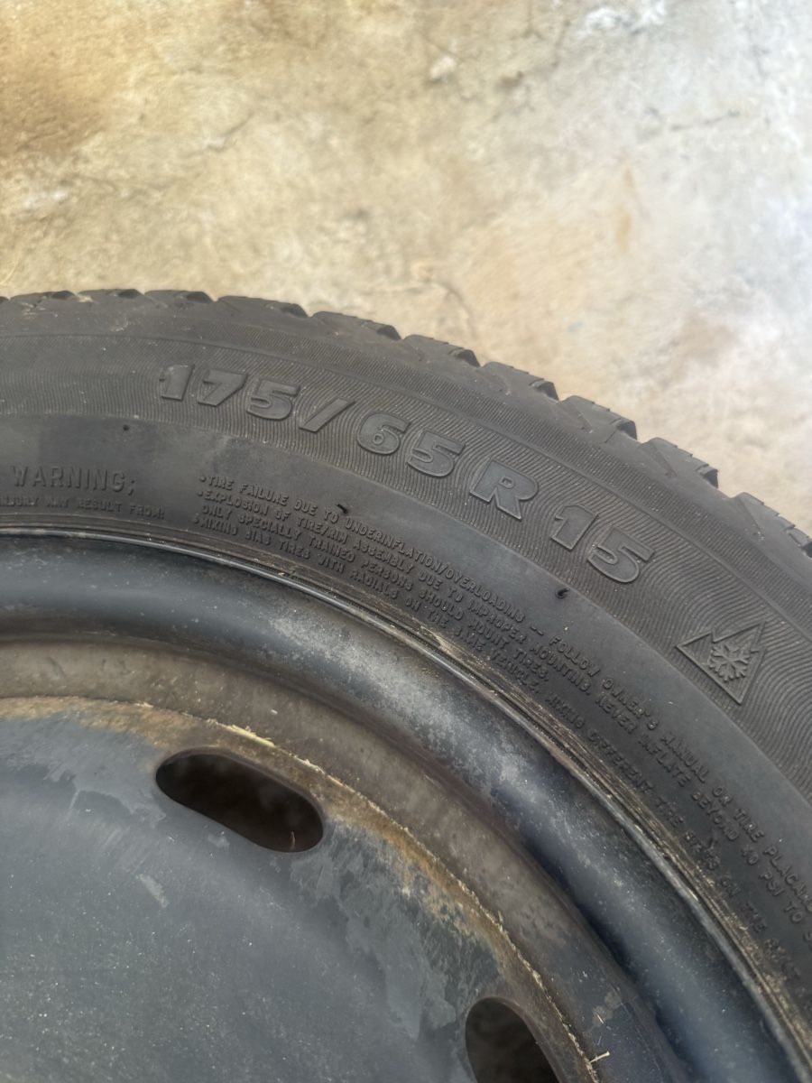 Pneumatici & Ruote complete: Kompletträder Michelin 175/65R15 – Usato da Glattbrugg venduto da ME- 1