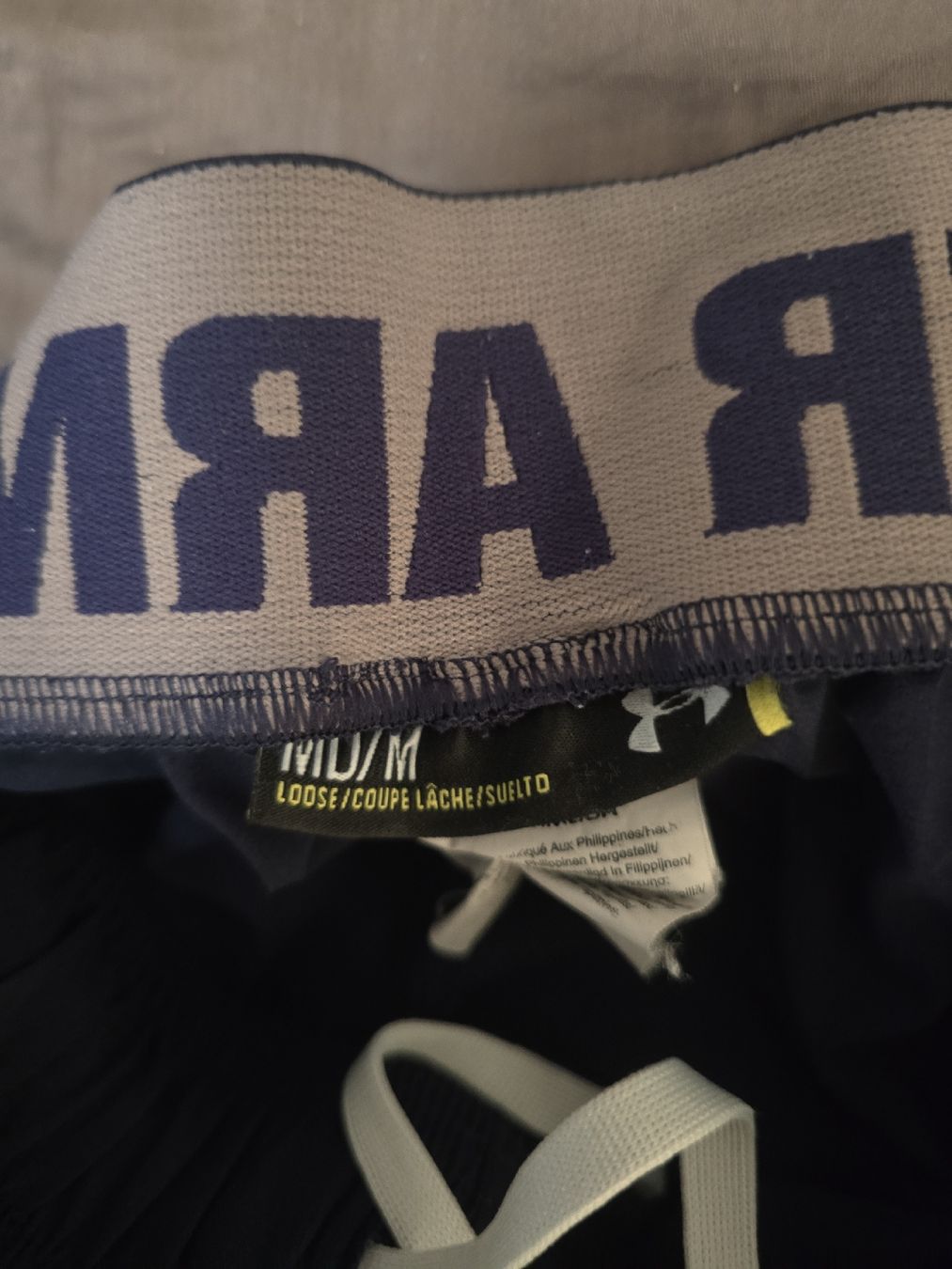 Under Armour Hosen: Short Under Armour bleu foncé, taille M/M – Gebraucht aus Mont-sur-Lausanne von Didinho 2