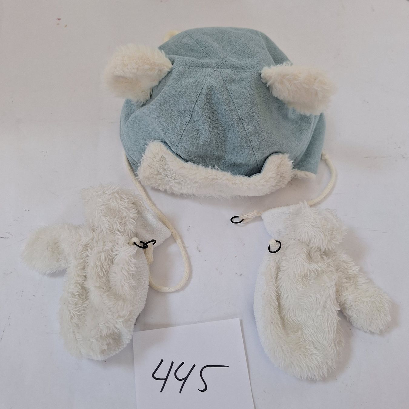 Lotti & Set di vestiti: Baba Mütze Handschuhe 50 – Usato da Chur venduto da copino 2