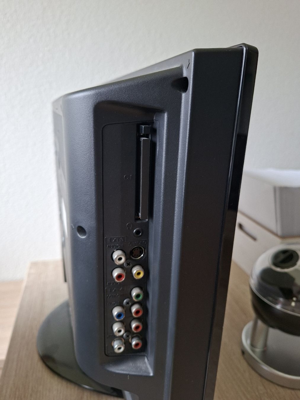 Televisori: Sharp Aquos LCD TV, – Usato da Bäch SZ venduto da nadinek85 5