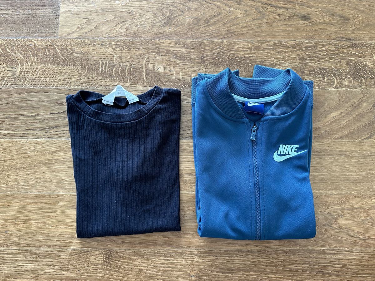 Nike Lotti & Set di vestiti: NIKE Trainerjacke und ein Tshirt – Usato da Heitenried venduto da Tannenbaum25