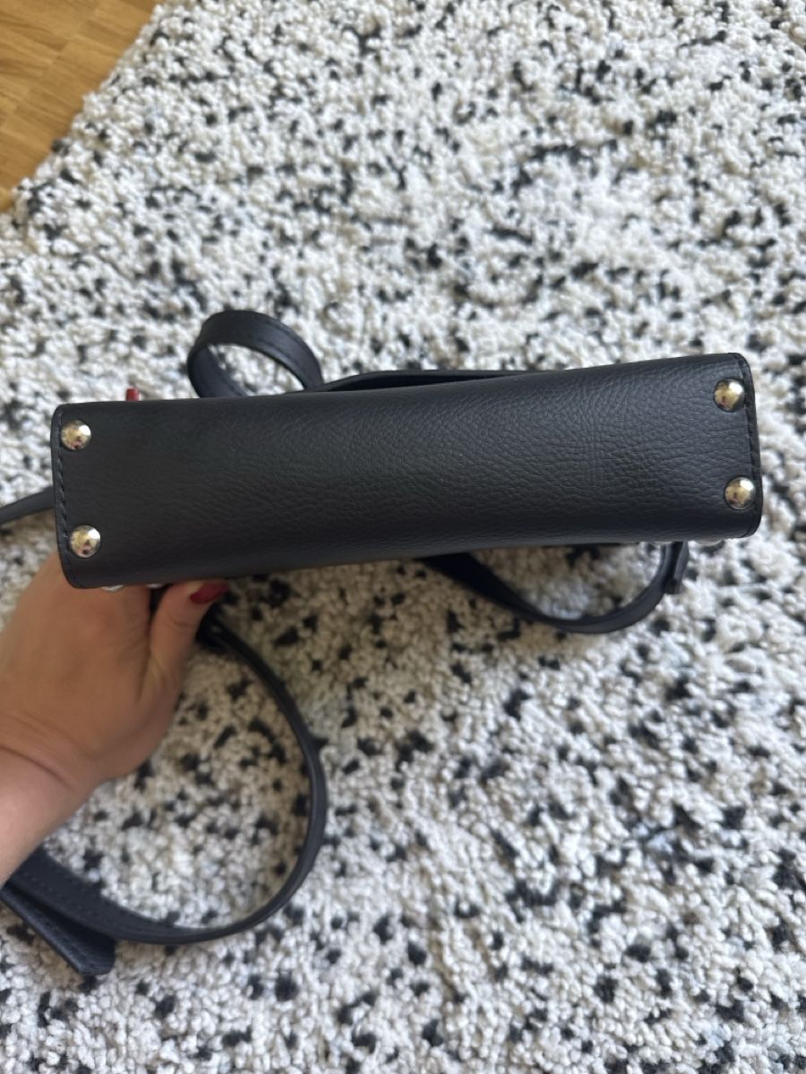 Borse da donna: Less leather shoulder bag – Usato da Zürich venduto da Liz_premudraya 2