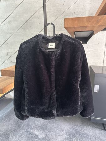 Schwarze Kunstfelljacke