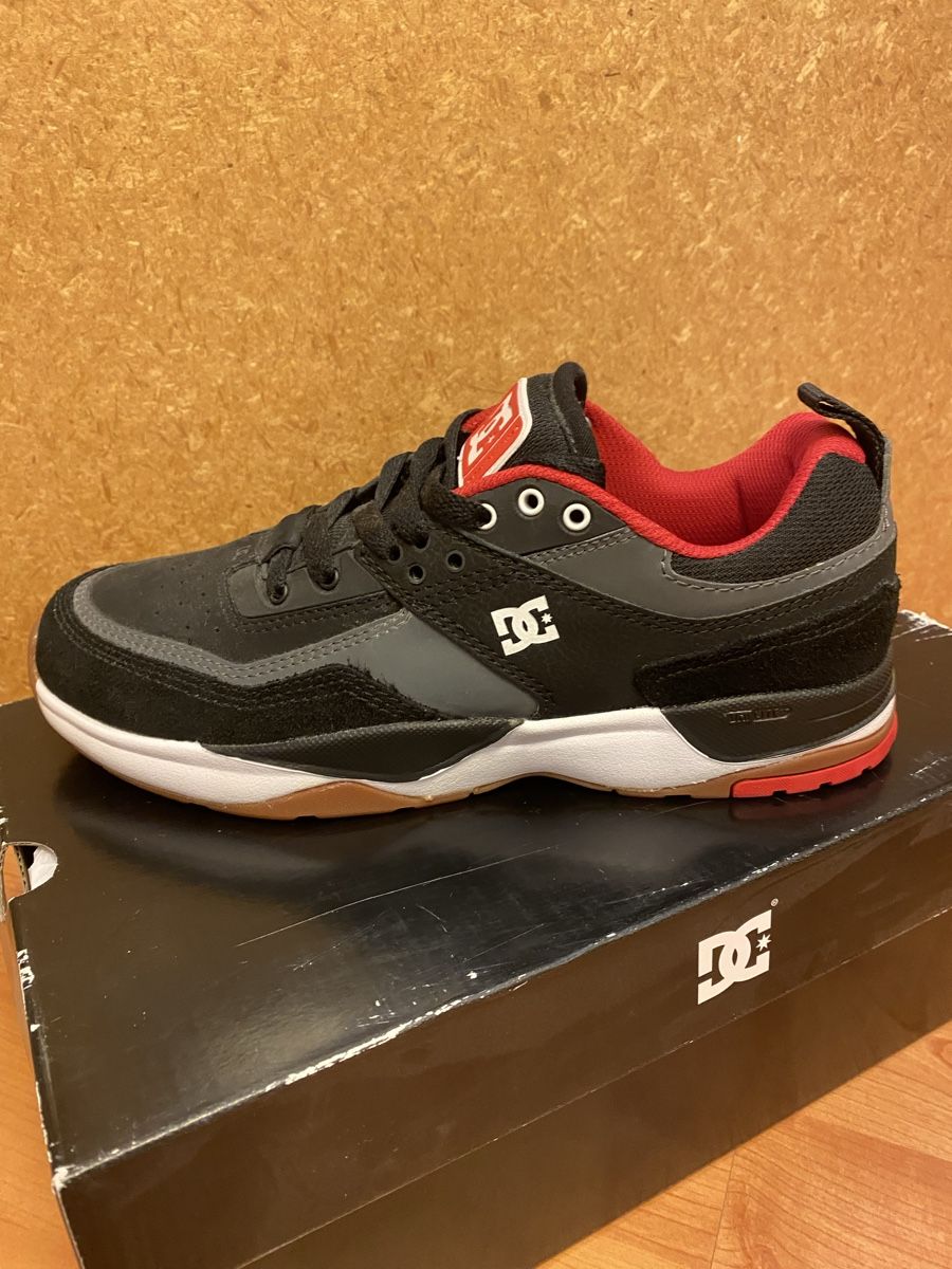 DC shoes Scarpe da uomo: DC E.TRIBEKA (EU 40.5 US 8) – Nuovo e nell'imballaggio originale da Schaffhausen venduto da Fresh-Stuff