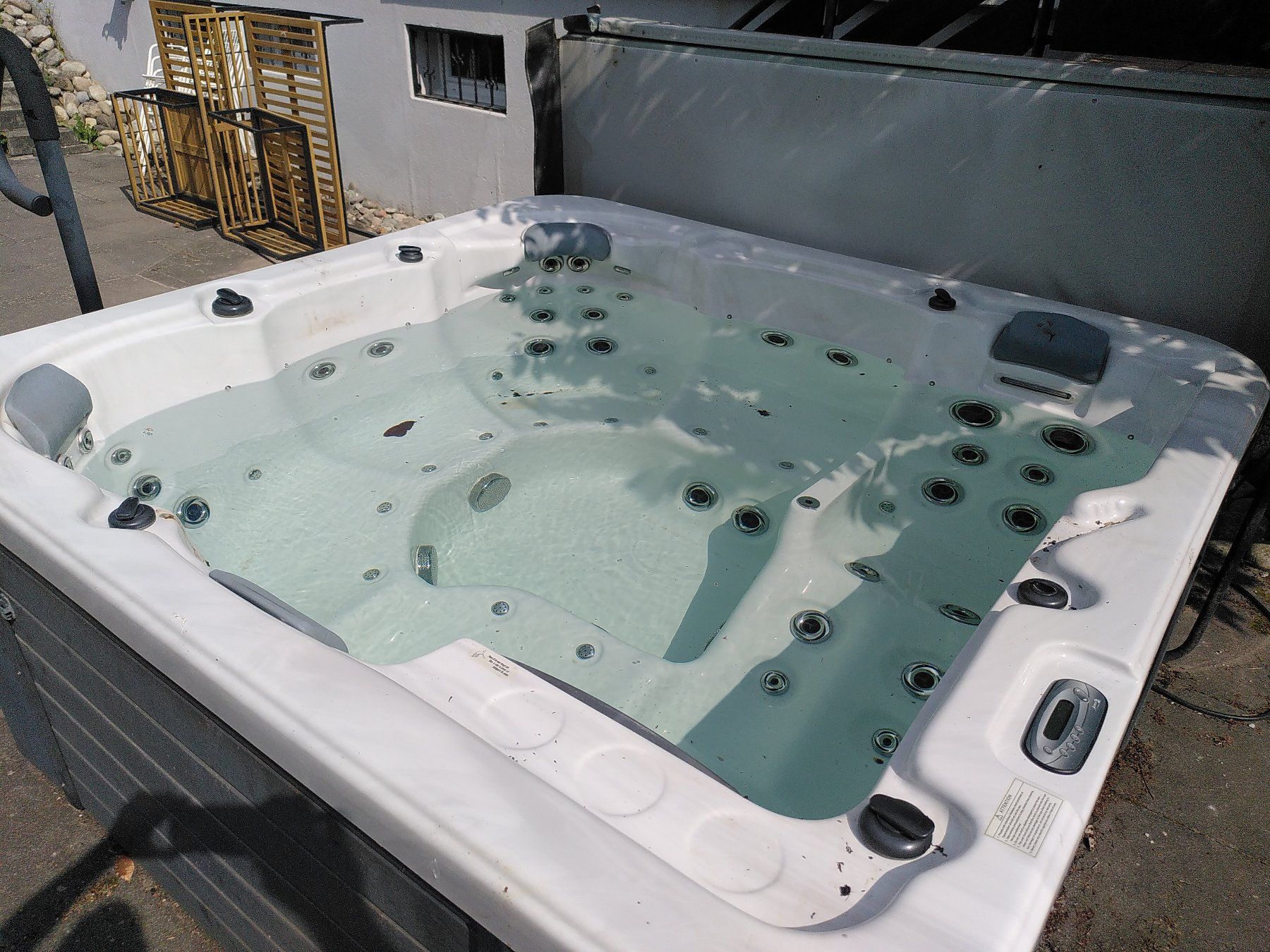 Whirlpool: Whirlpool - Oceanus ES402 - 6 Personen – Usato da Rothrist venduto da Schrottbox 2