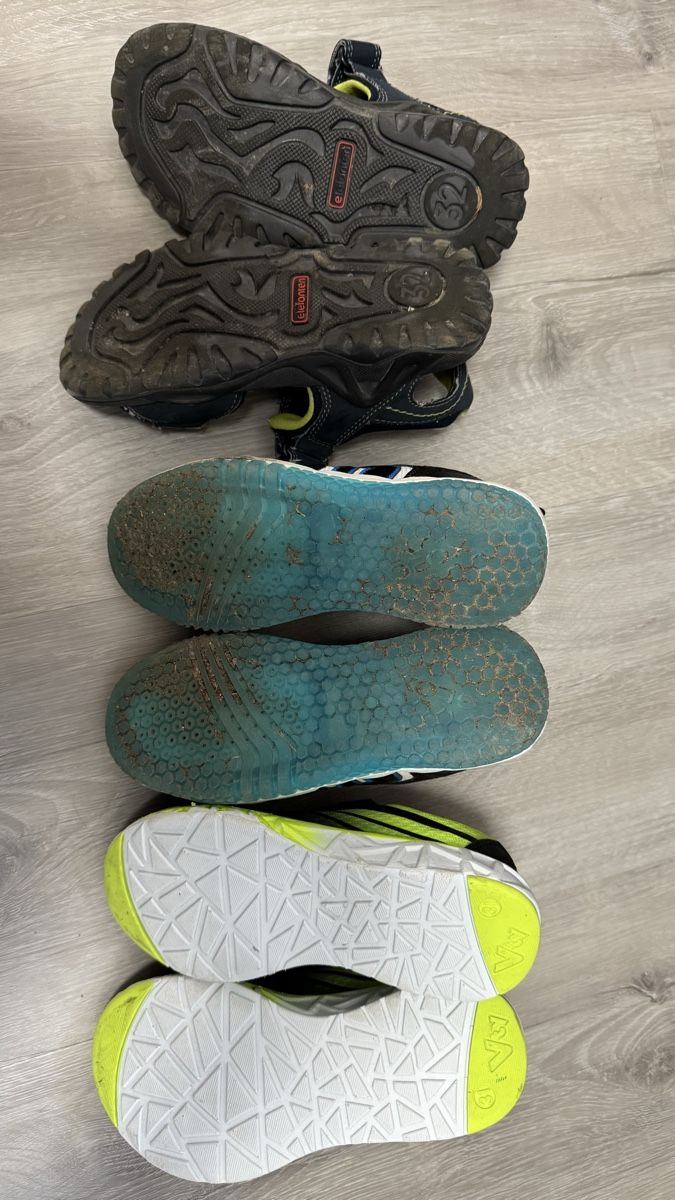 Scarpe per ragazzi: Jungenschuhe Gr 31/32 – Usato da Wirzweli venduto da Anophela 1