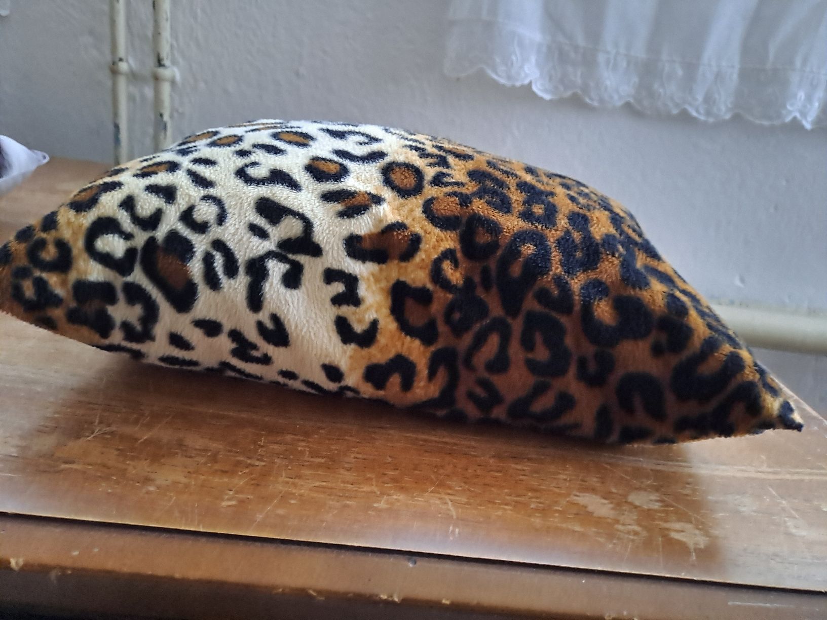 Coussins: Kissen Leopard Muster Stoff Grösse ca. 40x40 cm – D'occasion à Zürich par Schoebi19 4