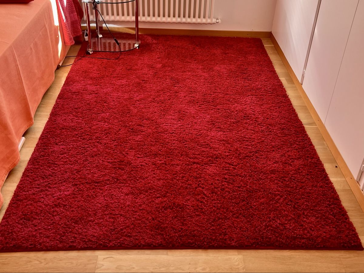 Tappeti: Tapis rouge synthétique  – Usato da Veyrier venduto da bar_yy6f