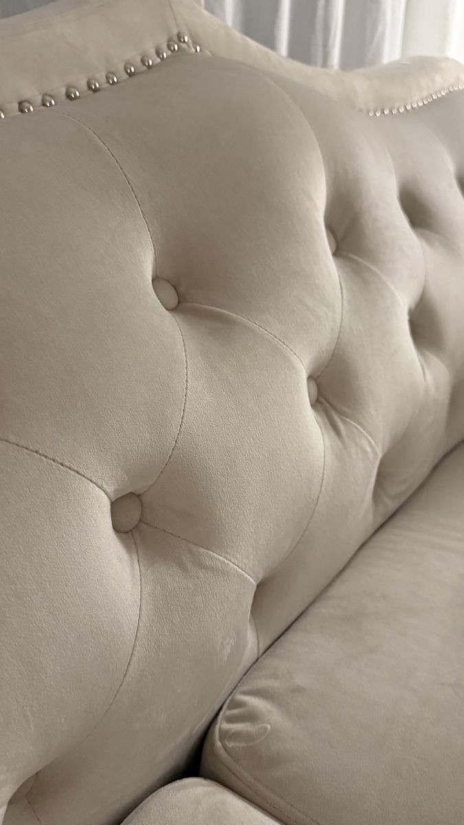Beliani Sofas: 3-Sitzer Sofa Samtstoff hellbeige – Neuf (Voir description) à Bern par ali_kd27 3