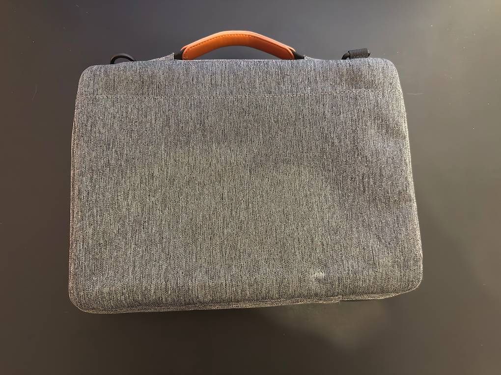 Taschen: Tomtoc Laptoptasche 14" gepolstert – Gebraucht aus Weiach von Stevo_Levo 1