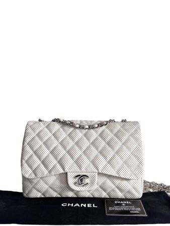 CHANEL  Lambskin Perforated Jumbo Single Flap Sac Tasche