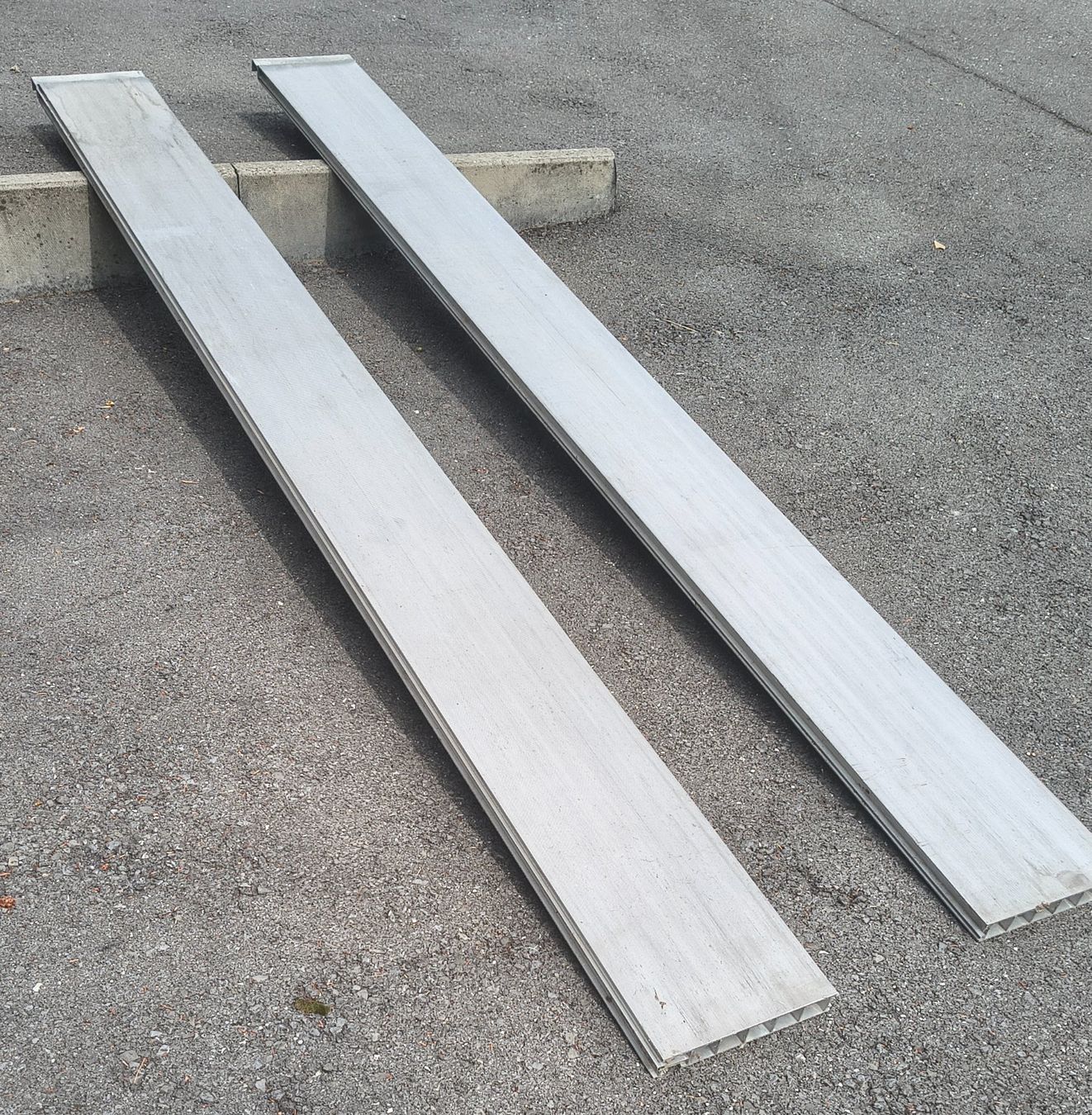 Rampe di accesso: Alu-Verladerampen 3 m – Usato da Hergiswil NW venduto da Ginete