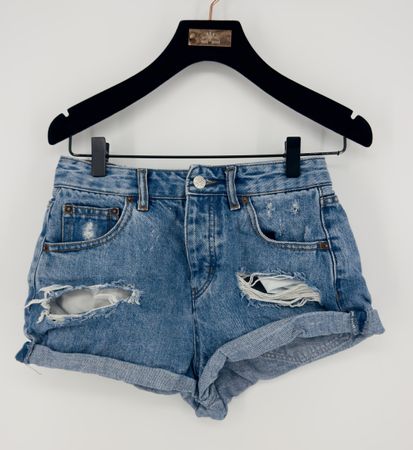 # WOMAN - Kurze Jeans Gr. 34 - PULL&BEAR #