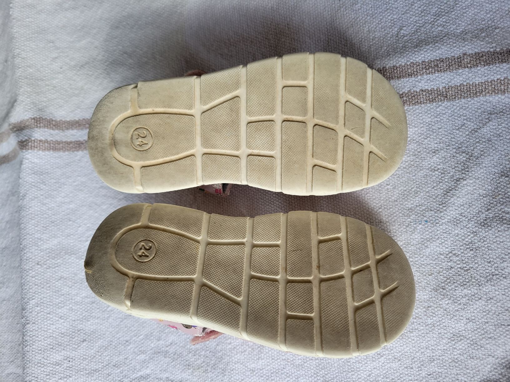 Scarpe per ragazzi: Sandales PeppaPig, taille 24 – Usato da Neuchâtel venduto da valerizette 3