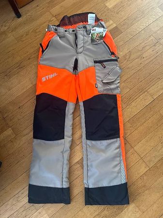 Neue Schnitzschutz Hose