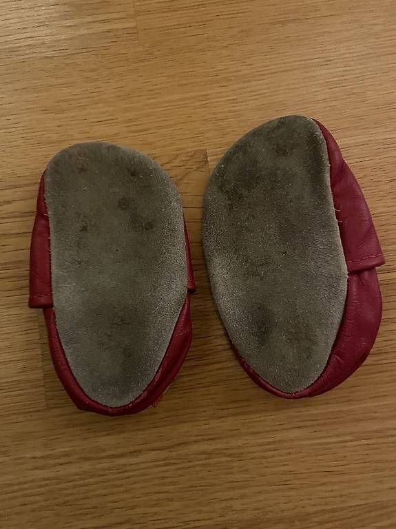 Scarpe per ragazzi: Lederfinken / Hausschuhe länge 14 – Usato da Murten venduto da ka_koen 1