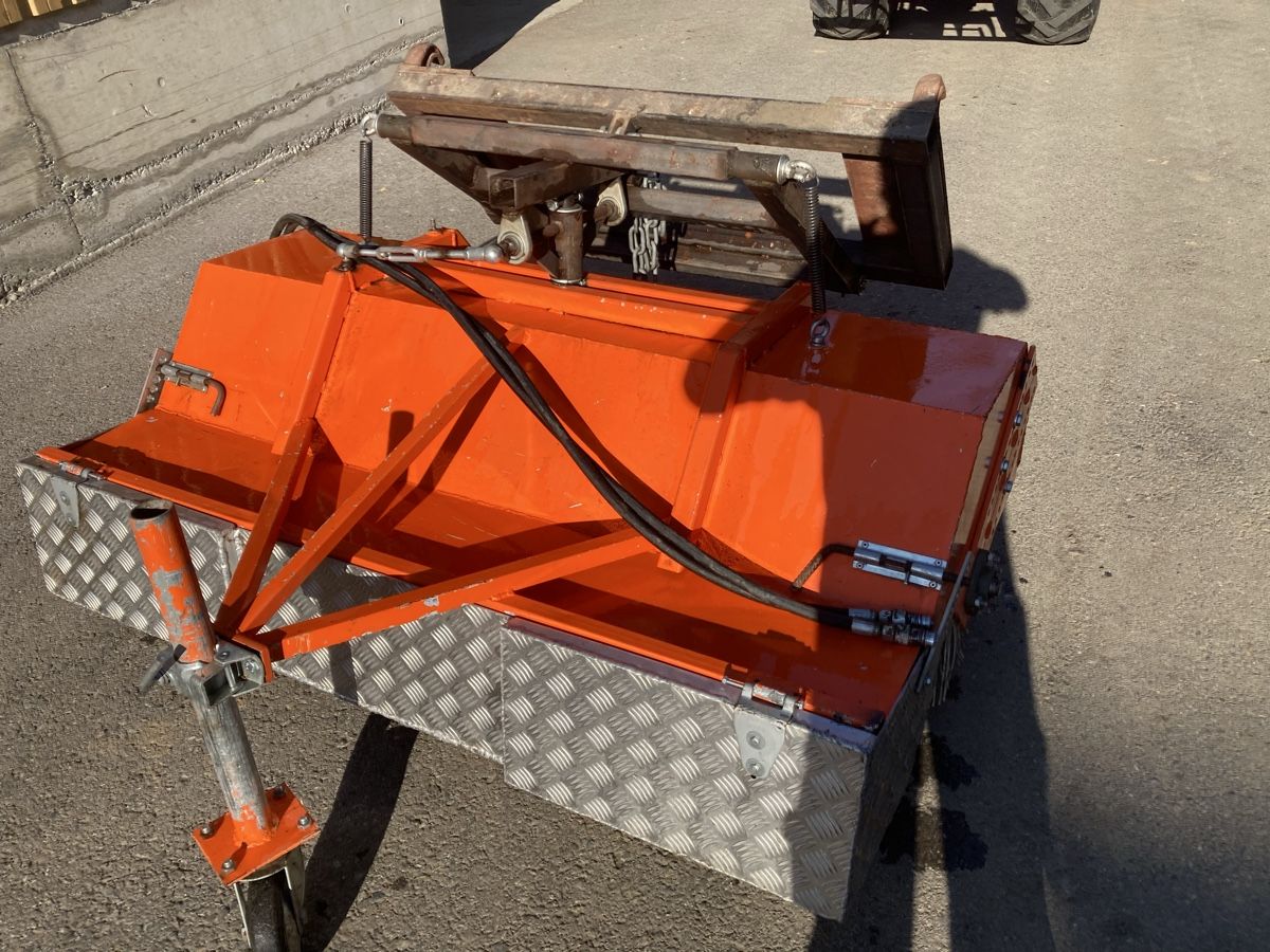 Toutes les machines: Kehrmaschine – D'occasion à Güttingen par lyma 6