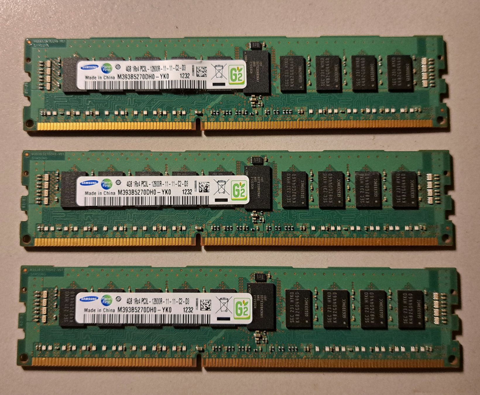 Samsung Memoria / RAM: 3x Barrette Mémoire RAM 4GB Samsung – Usato da Cernier venduto da Poussetofiol