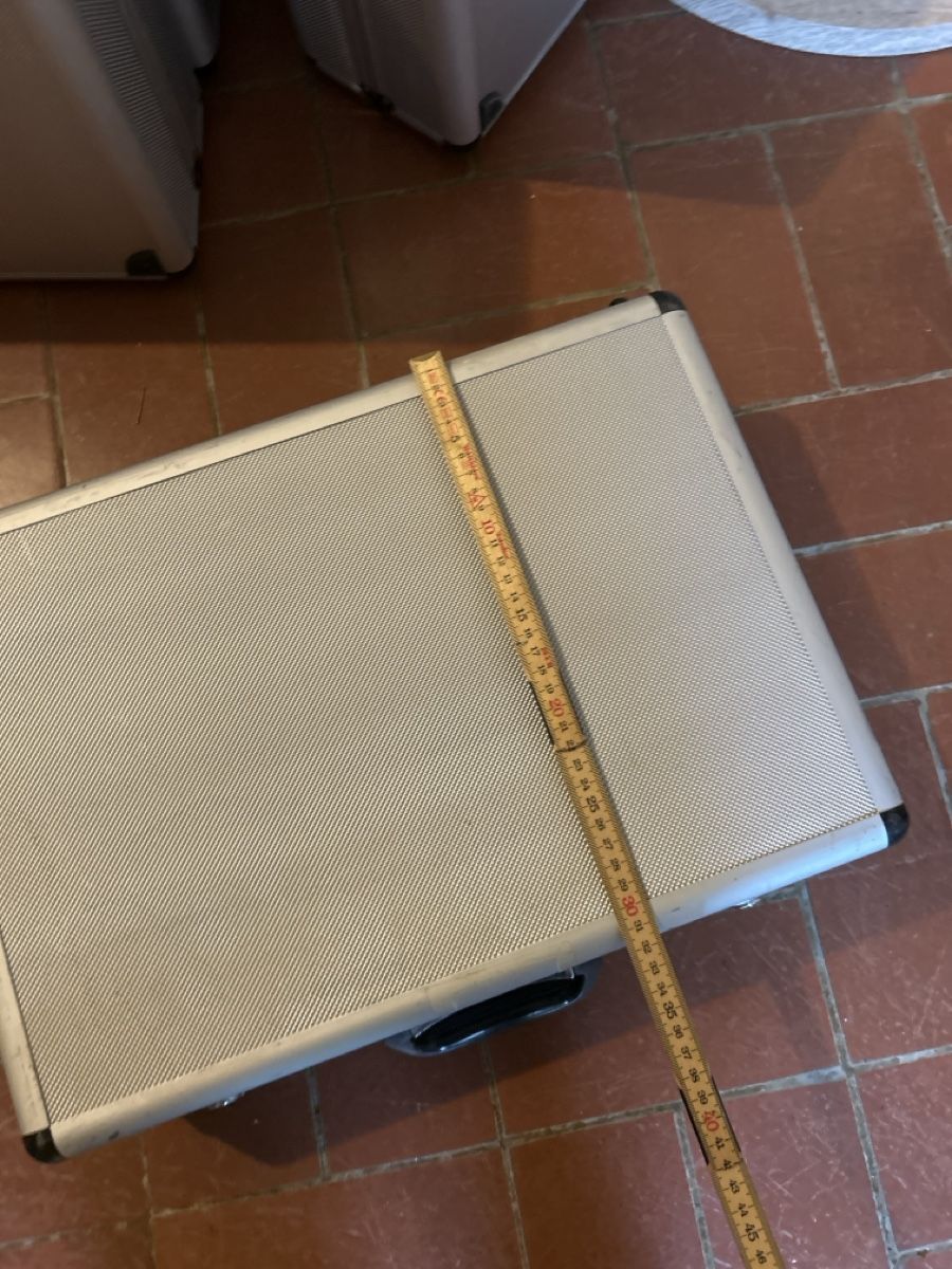 Valigie: 6 Hartschalen Koffer – Usato da Bonstetten venduto da Ebano- 1