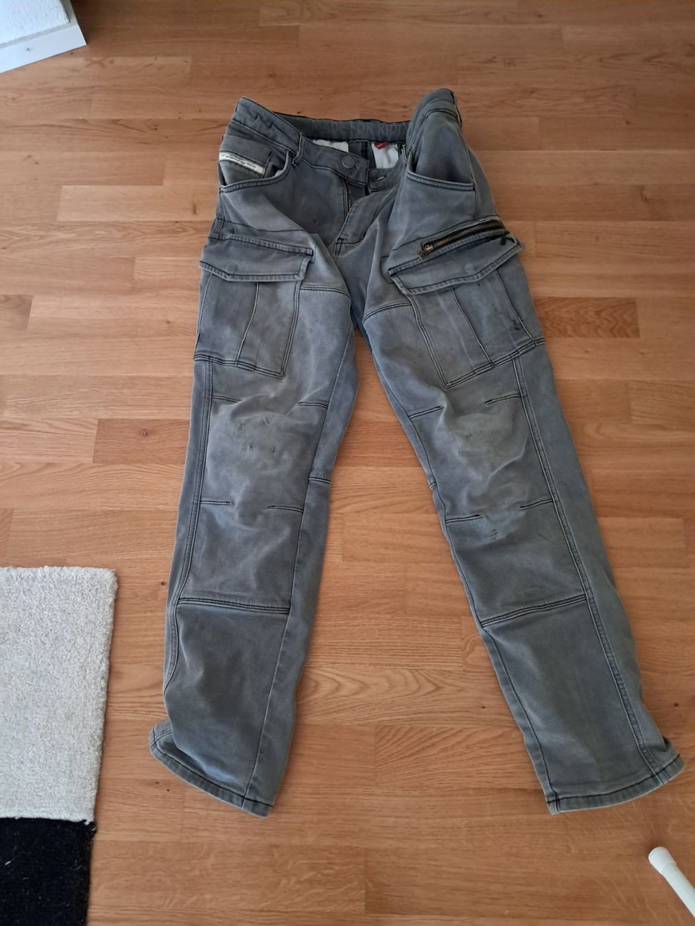 John Doe Jeans: John Doe Biker-Jeans mit Protektoren – Usato da Liestal venduto da nemi-lou