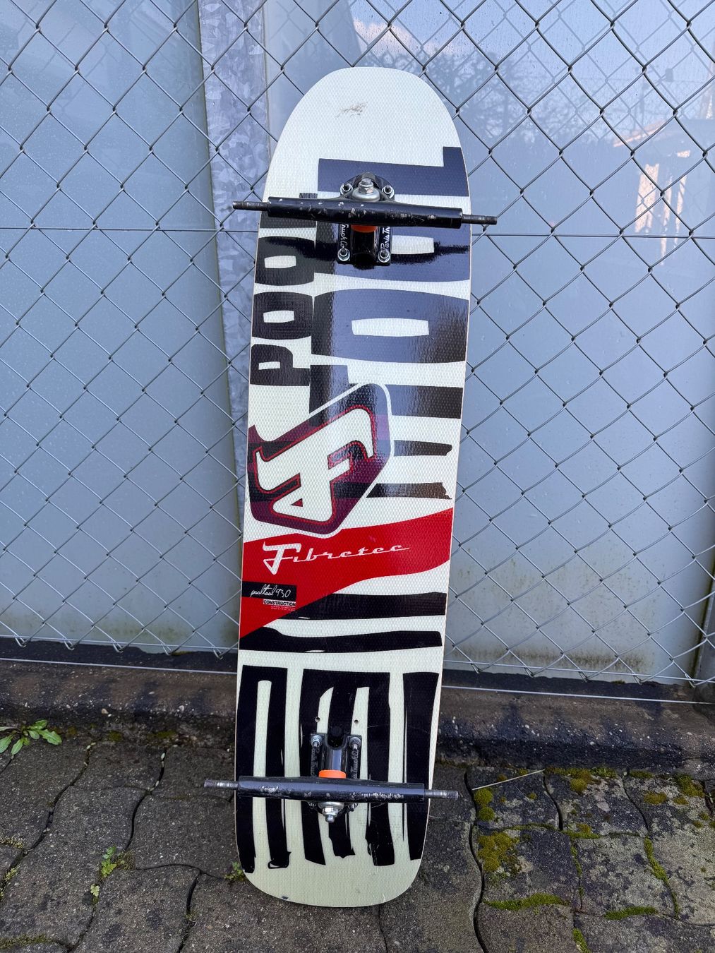 Skateboards: Fibretex Pooltool 930 Longboard mit Paris V1 Achsen – Usato da Olten venduto da kini10 1