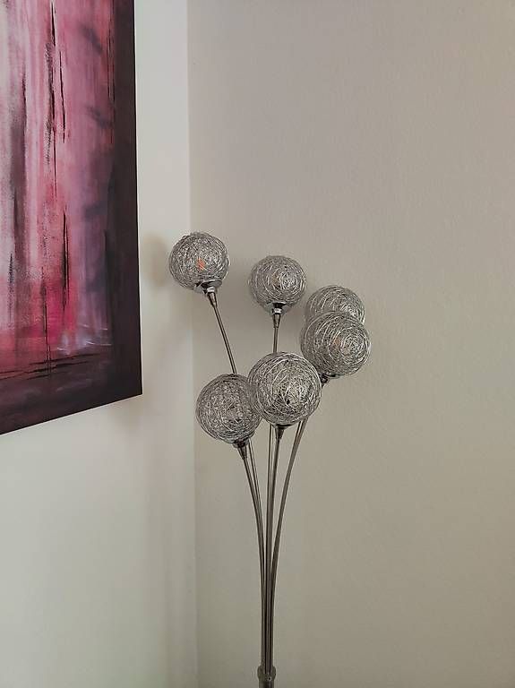 Lampes: Ständerlampe LED – D'occasion à Wetzikon ZH par chlee2