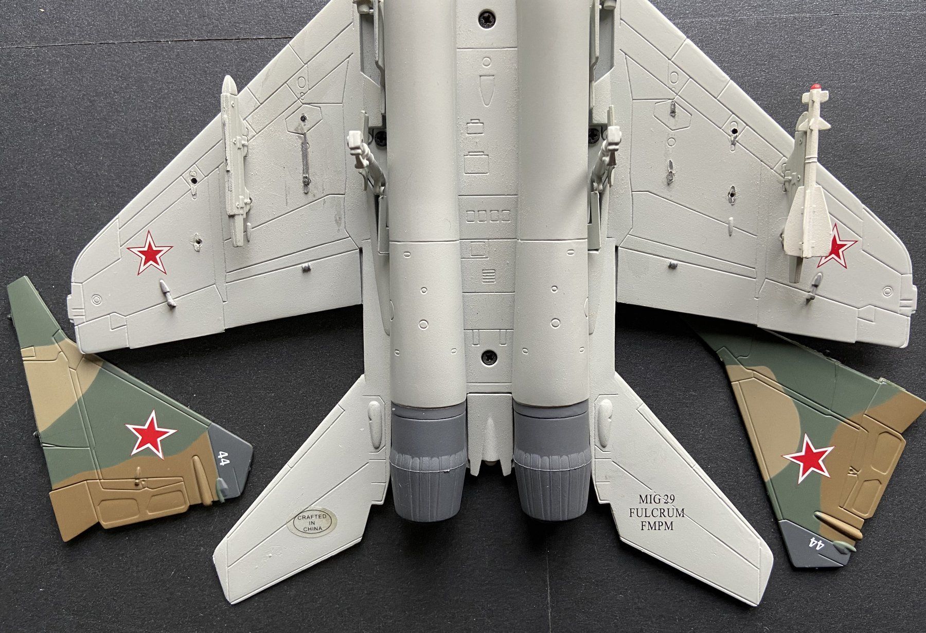 Kit di modellismo & Modellini statici: unvollständiger Modell-Flieger Mig 29 – Usato da Böckten venduto da Hansi36 5
