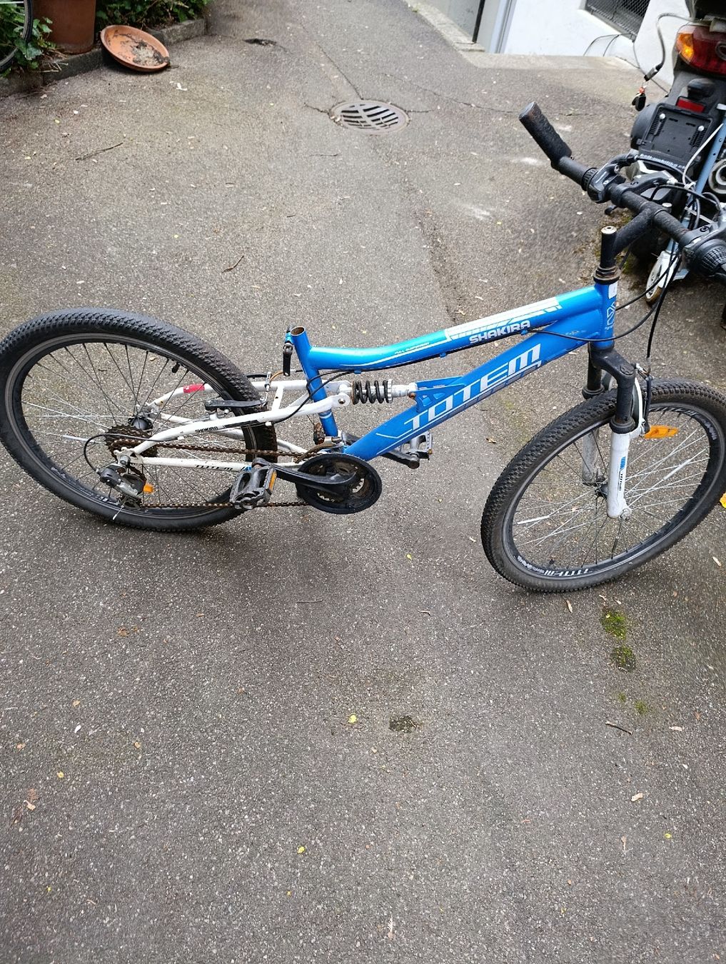 Velos: Velo – Defekt aus Zuerich von Ayda02 3
