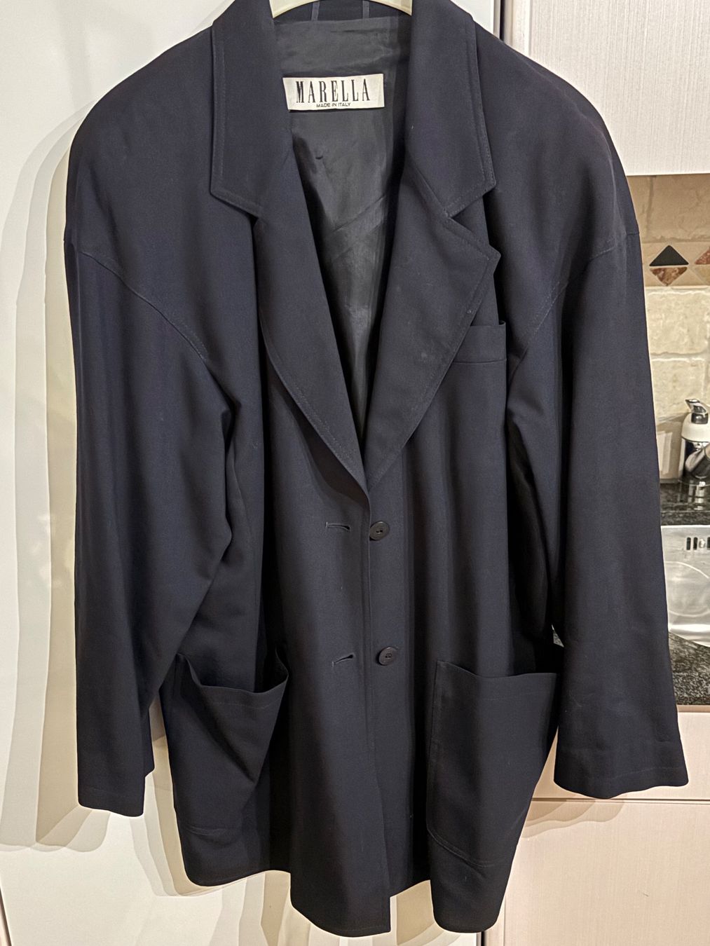 Marella Giacche: Giacca Marella nera, elegante e perfetta per l'autunno! – Usato da Vezia venduto da rit_7ypb