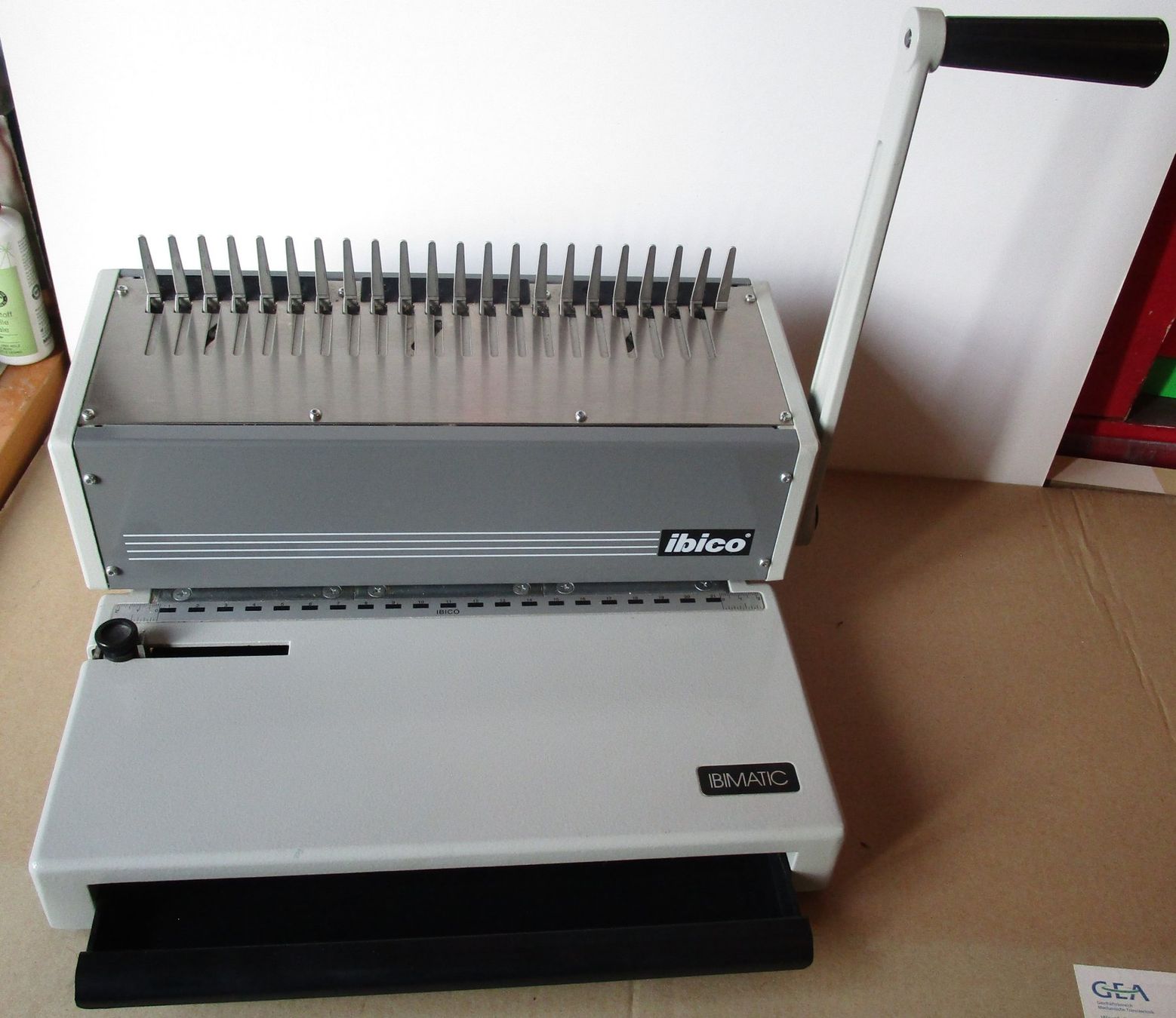 Ibico Macchine rilegatrici: machine à relier ibico – Usato da Yverdon-les-Bains venduto da jft_n8k8