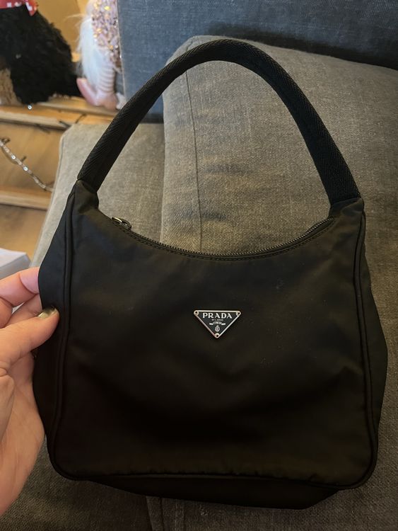 Prada Nylon Tasche schwarz (Gebraucht) in Sissach für CHF 280