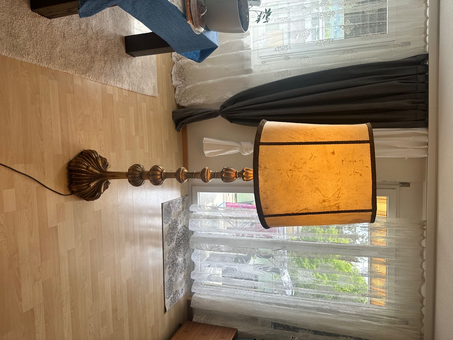 Lampade: Antike Stehlampe Goldig – Usato da niederhasli venduto da rami016