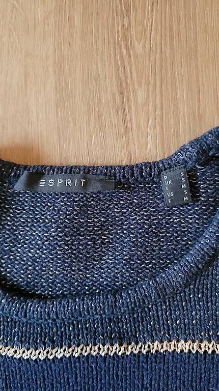 Esprit Pulls & Sweat-shirts: Esprit Strickpullover mit Glitzer-Akzenten Gr. S – D'occasion à Gutenswil par schmidii 2
