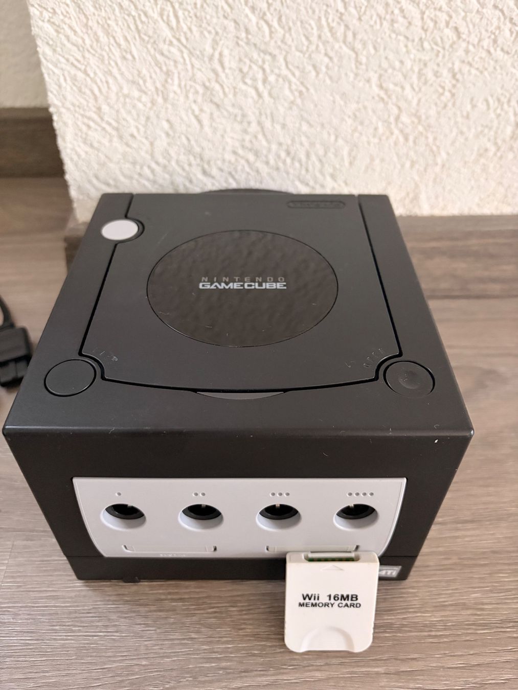 Nintendo Consoles: Nintendo GAME CUBE + 1 Manette+ Jeu Nemo+ MemoryCard+ Cables – D'occasion à Prangins par LakeVD 1