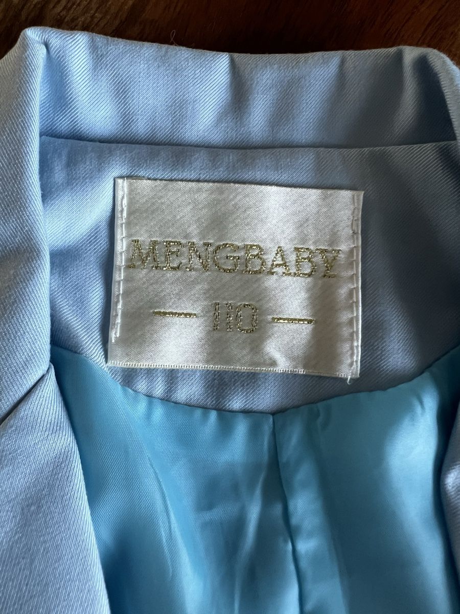Completi: Festanzug hellblau Gr.110 Jungen – Usato da St. Gallen venduto da Popolone26 1