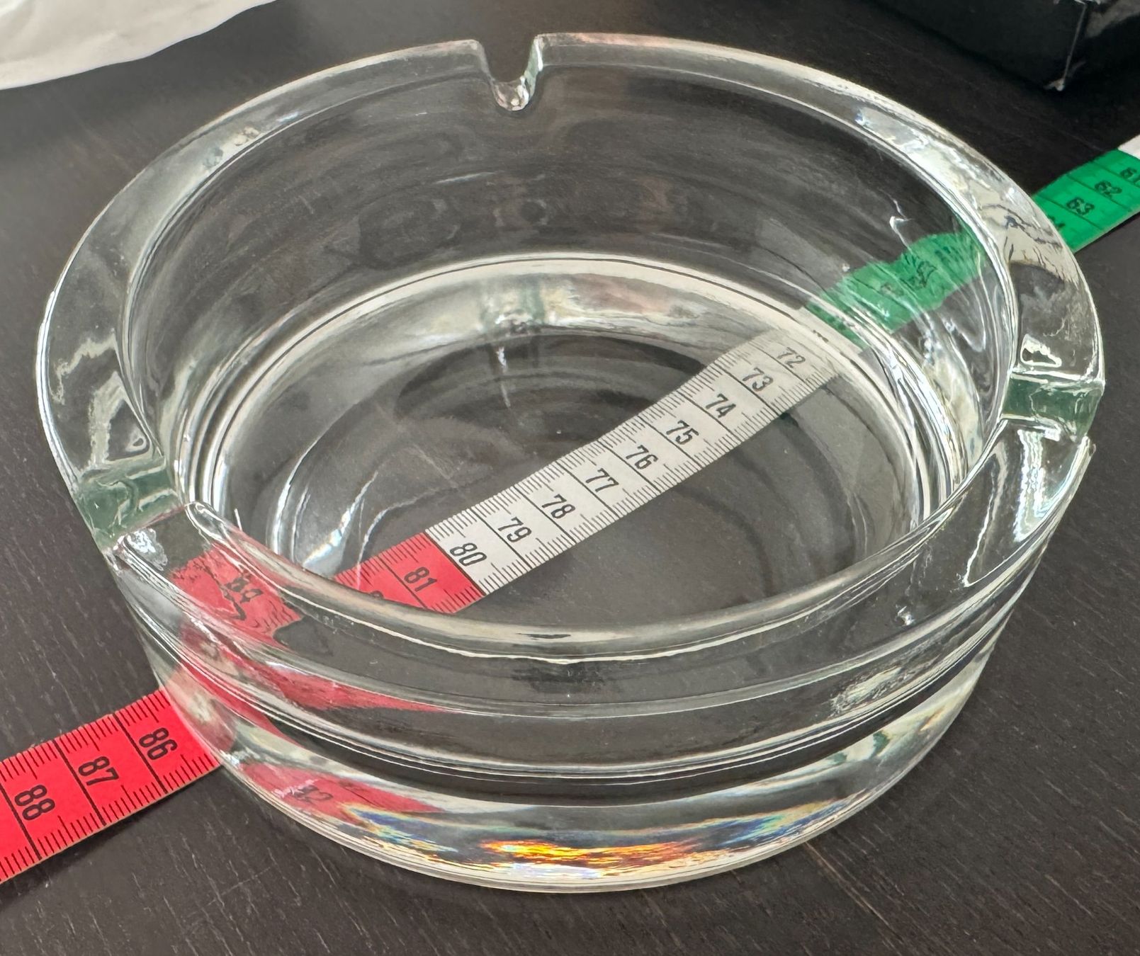 Portacenere: runder Glasaschenbecher, Durchmesser etwa 15cm – Usato da Winterthur venduto da YaV