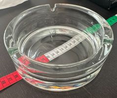 runder Glasaschenbecher, Durchmesser etwa 15cm