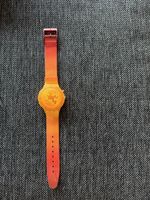 Orologio Swatch gradiente arancio-rosso usato
