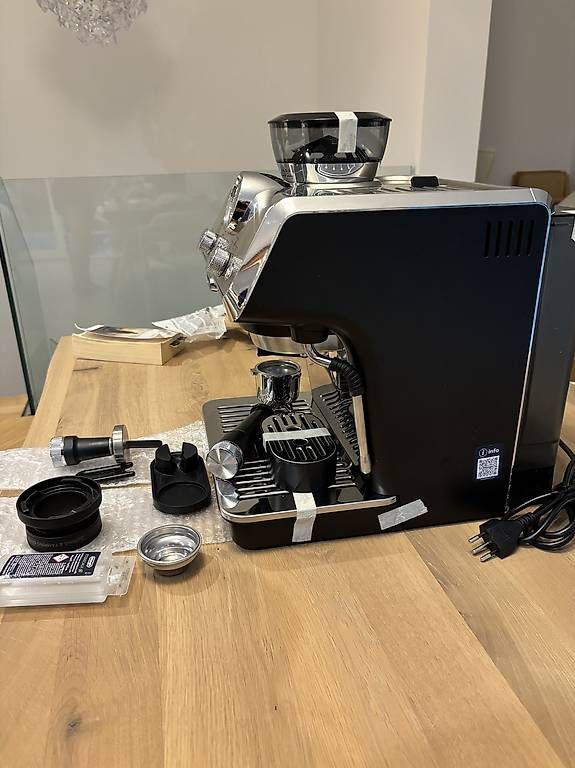 Machines à café & Machines à expresso: Machine à café Delonghi Specialista neuve – D'occasion à Genève par deb_vr8l 3