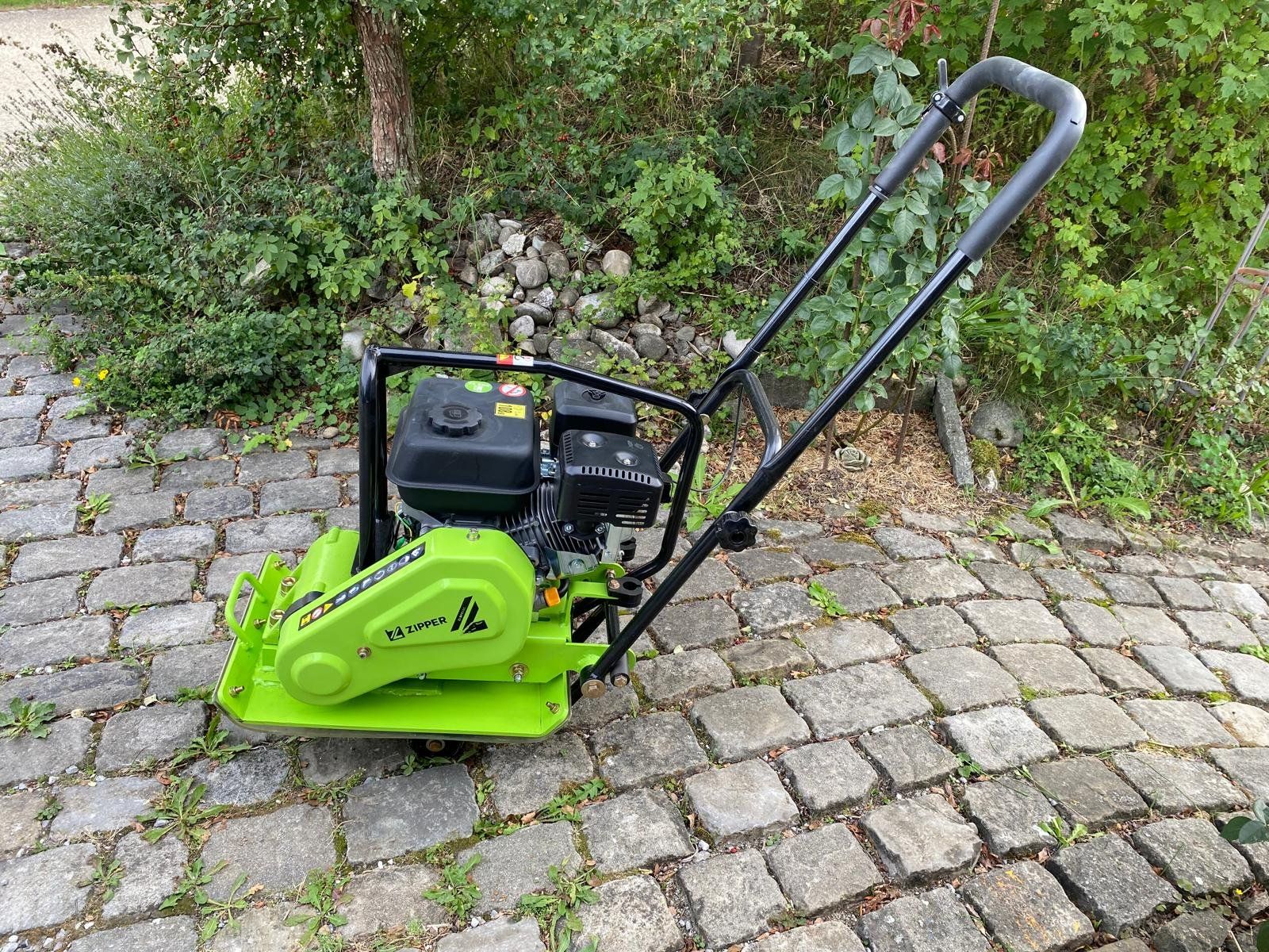 Tutte le macchine: Vibrationsplatte Zipper 196ccm neu – Nuovo (secondo la descrizione) da Heimiswil venduto da Sbastler