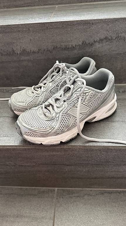 Scarpe da donna: New Balance Sneakers Gr.36 – Usato da Pfäffikon ZH venduto da Ekgv 1