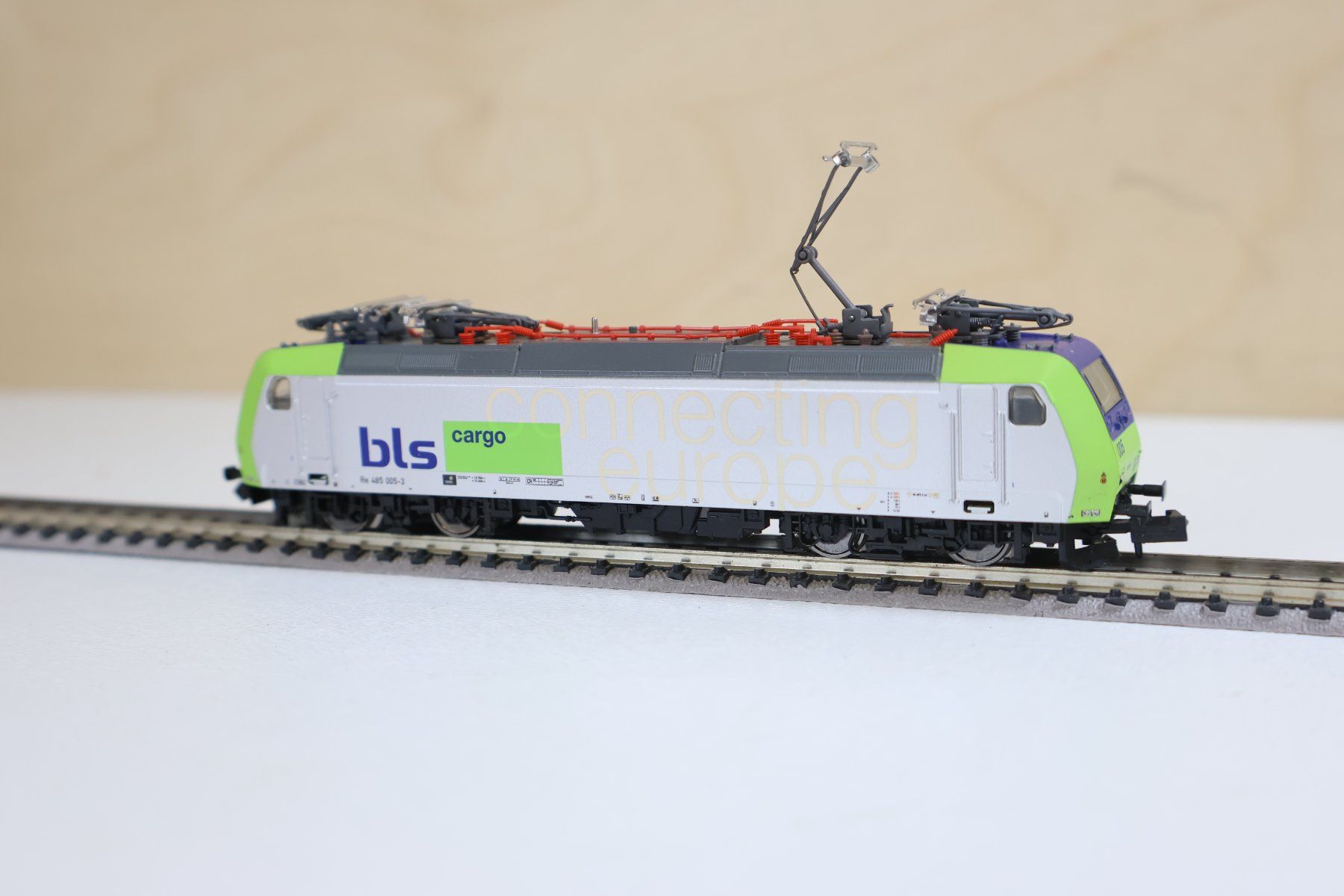 Trix Modelleisenbahnen: Minitrix BLS Cargo E-Lok - Digi Schnitt Spur N - 12159 – Gebraucht aus Winterthur von Monstera 2