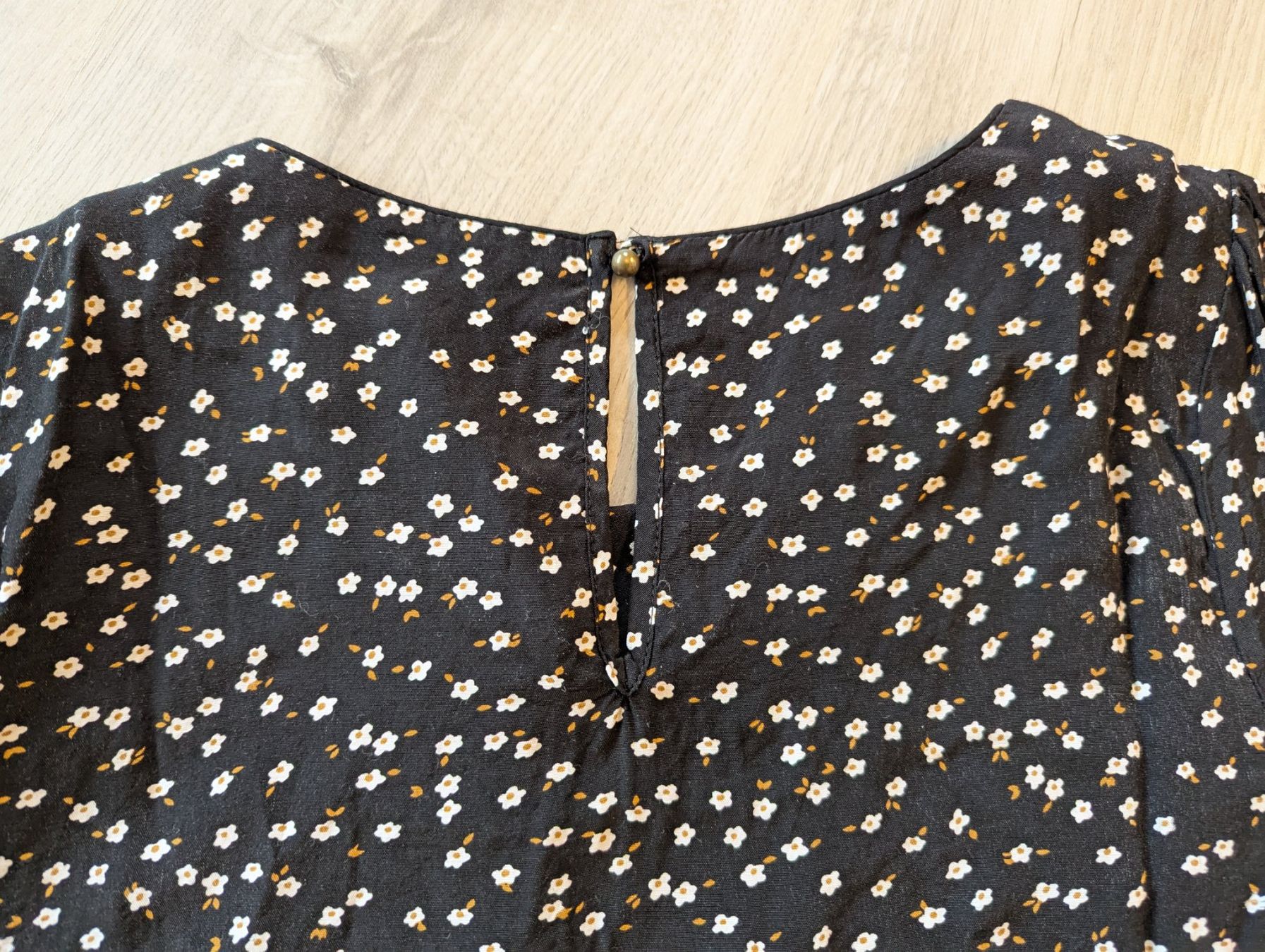 Camicette: Forever21 Bluse, schwarz geblümt Gr. M/36 – Difettoso da Goldingen venduto da YouAreMySunshine 4