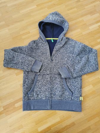 Benetton Kapuzenjacke Gr. 146-152 - Perfekt für den Übergang