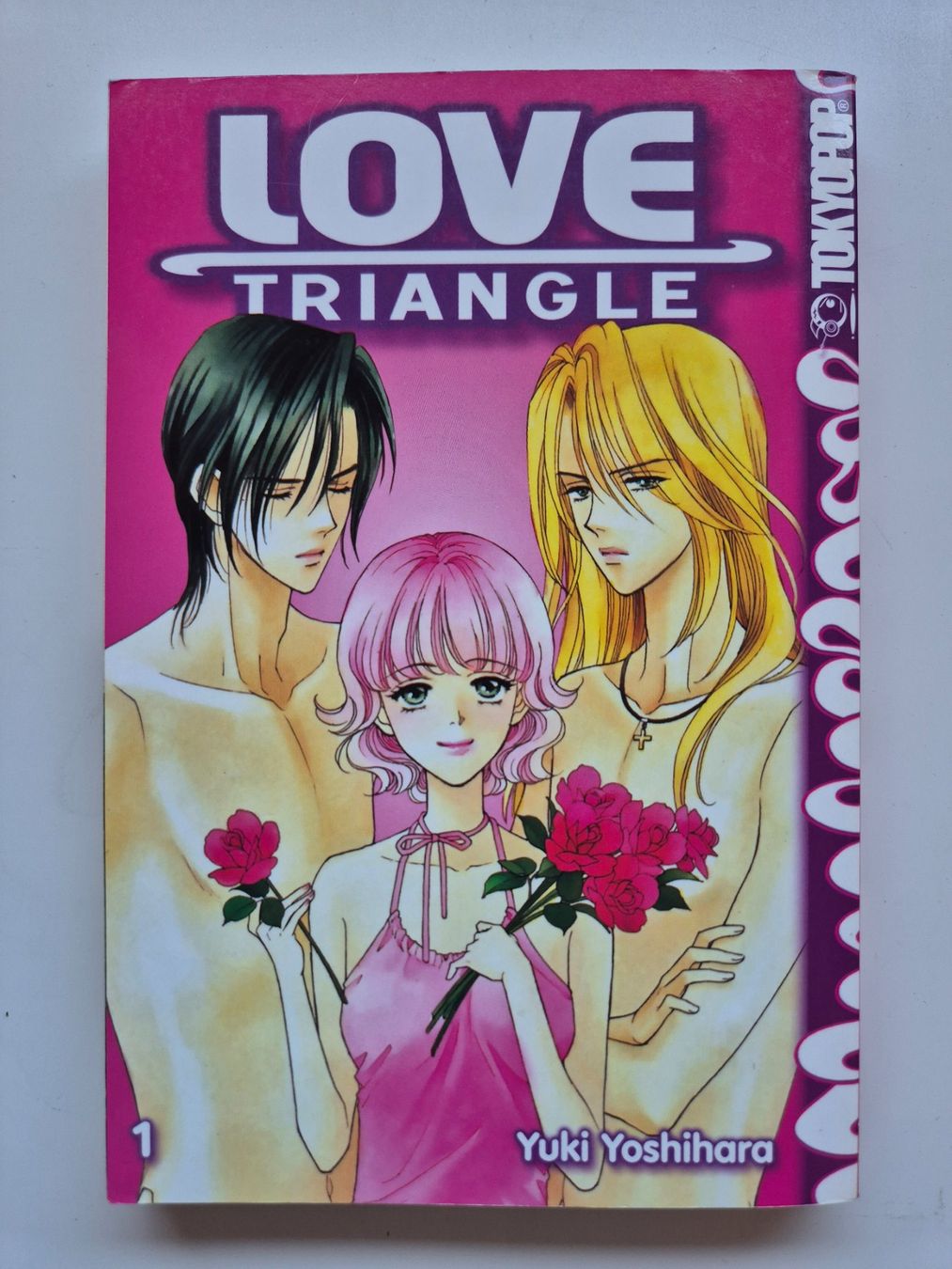 Comics: LOVE TRIANGLE    Band 01    Yuki Yoshihara – Gebraucht aus Niederweningen von Obson
